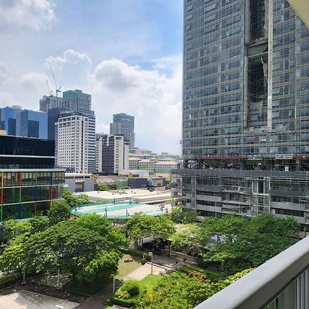 Luxury @ Bgc Sleeps 6 Comfortably Fast Wifi Pool! Apartment Manila Ngoại thất bức ảnh