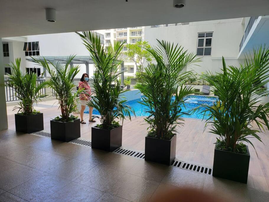 Luxury @ Bgc Sleeps 6 Comfortably Fast Wifi Pool! Apartment Manila Ngoại thất bức ảnh