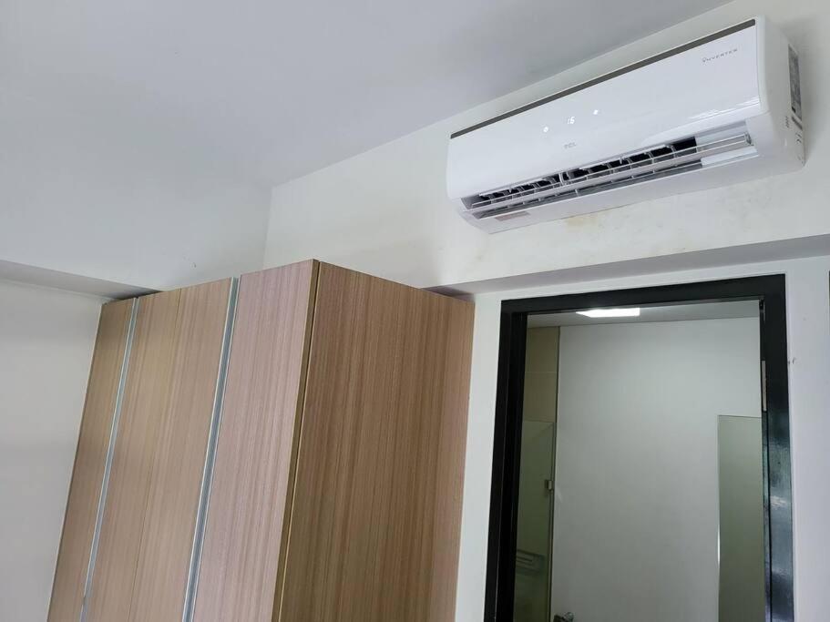 Luxury @ Bgc Sleeps 6 Comfortably Fast Wifi Pool! Apartment Manila Ngoại thất bức ảnh