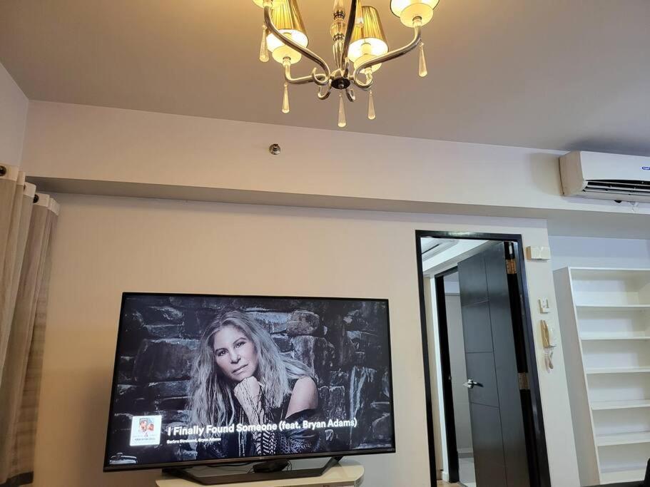 Luxury @ Bgc Sleeps 6 Comfortably Fast Wifi Pool! Apartment Manila Ngoại thất bức ảnh
