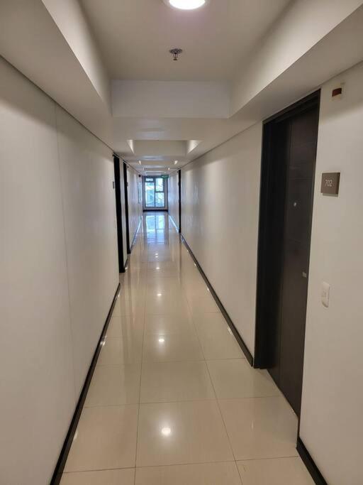Luxury @ Bgc Sleeps 6 Comfortably Fast Wifi Pool! Apartment Manila Ngoại thất bức ảnh