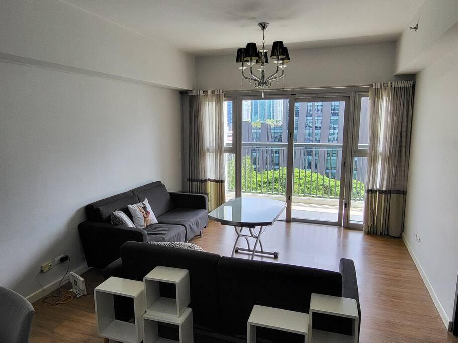 Luxury @ Bgc Sleeps 6 Comfortably Fast Wifi Pool! Apartment Manila Ngoại thất bức ảnh