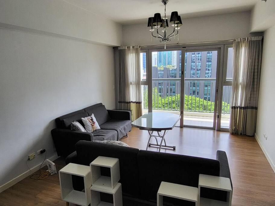 Luxury @ Bgc Sleeps 6 Comfortably Fast Wifi Pool! Apartment Manila Ngoại thất bức ảnh