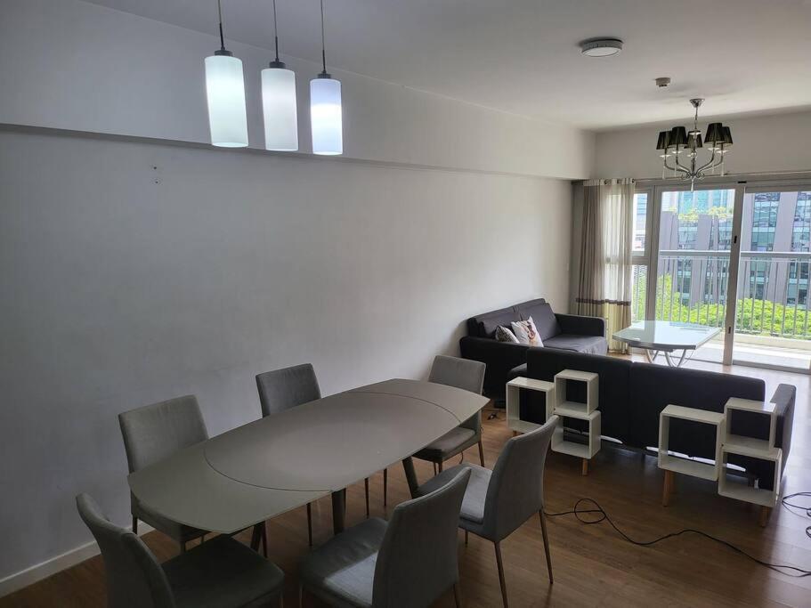 Luxury @ Bgc Sleeps 6 Comfortably Fast Wifi Pool! Apartment Manila Ngoại thất bức ảnh